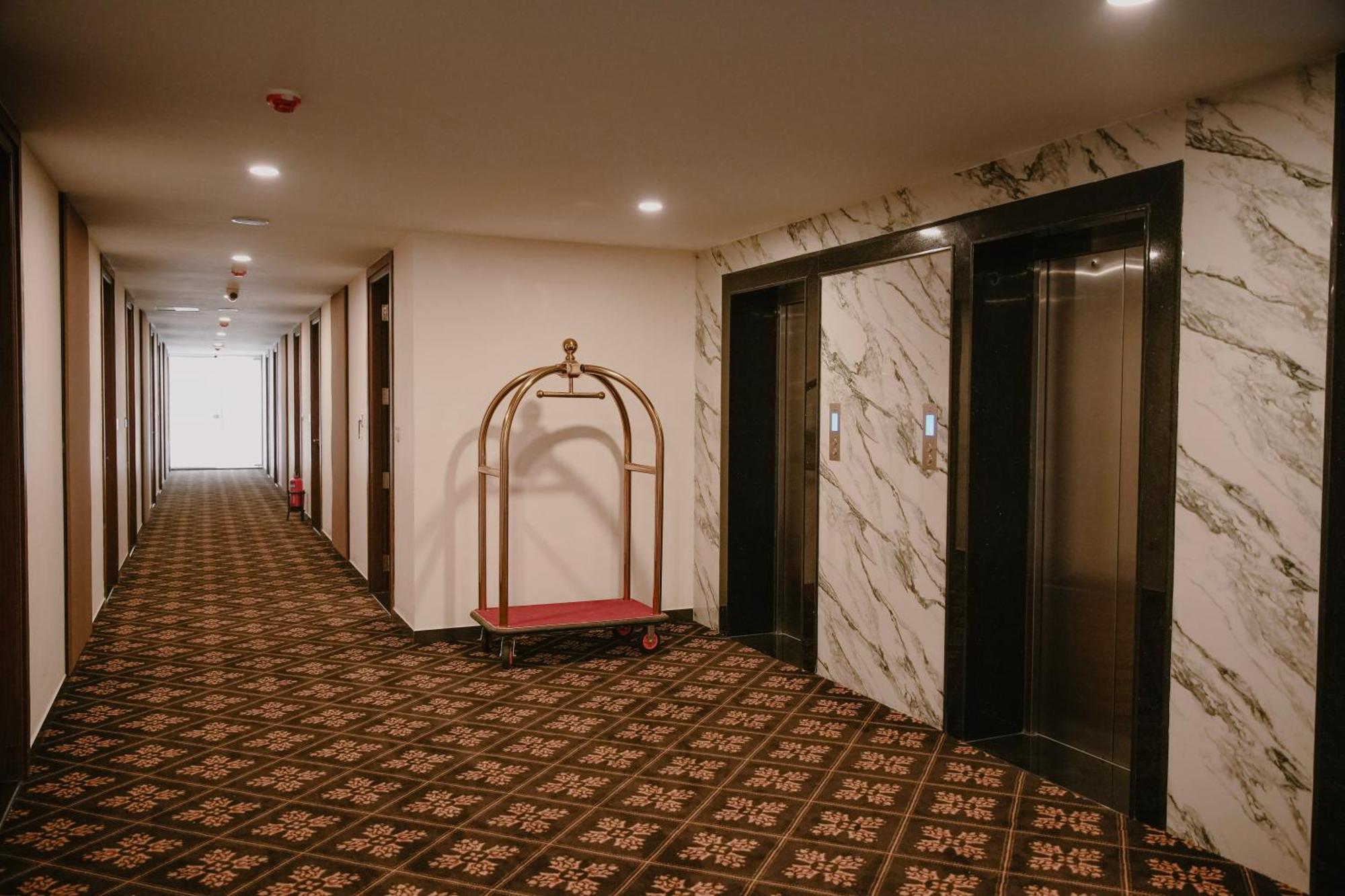 The King'S Meadows Hotel Golhalli Eksteriør billede